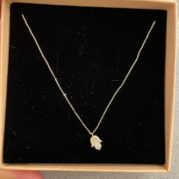 Brand new 14k gold hamsa diamond necklace - Picture 4 of 7